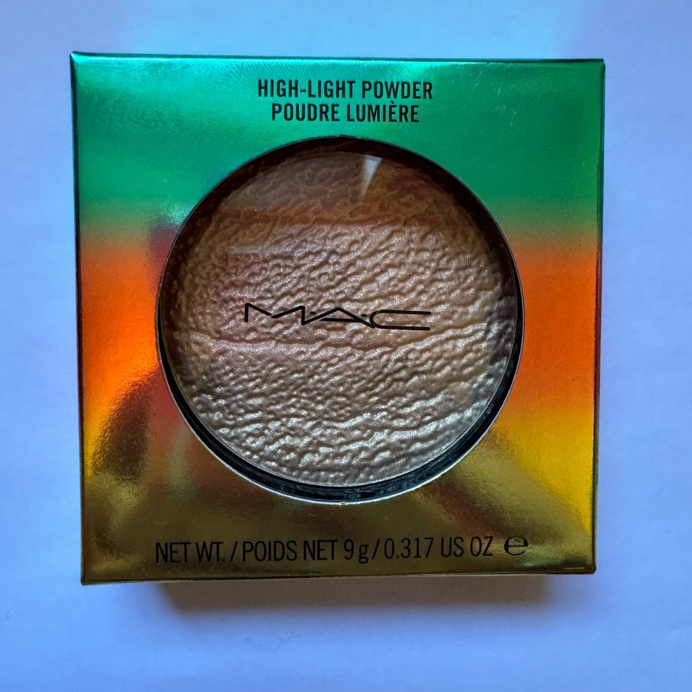 MAC Cosmetics LE Wash and Dry Collection Highlighter in Freshen Up